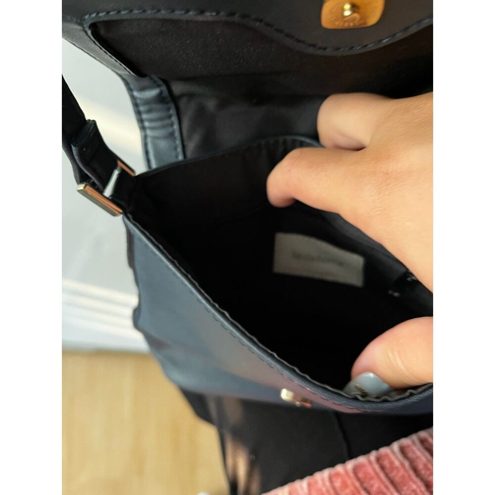 Classic preppy 90s Navy blue classic Liz claibourne shoulder bag purse